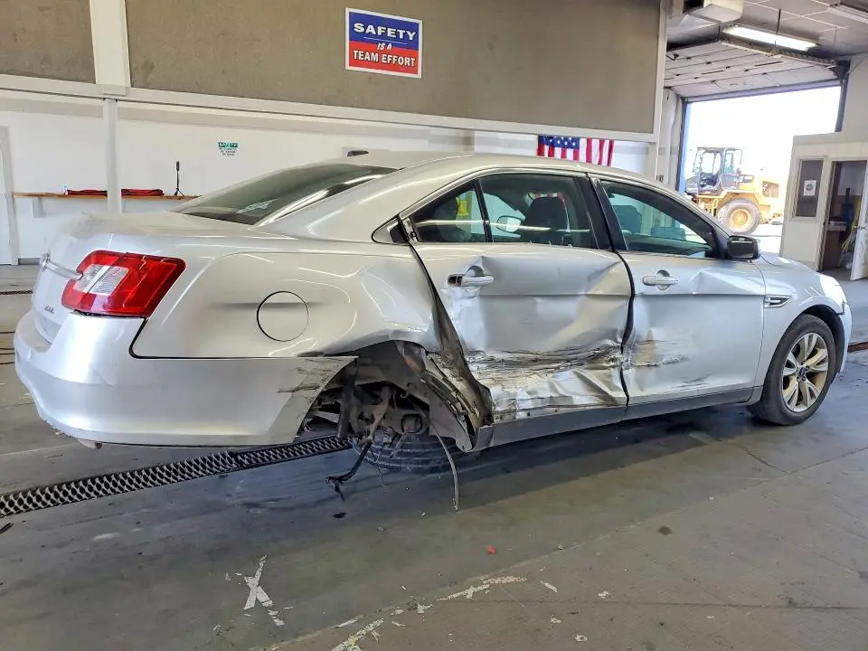 2011 FORD TAURUS SEL  