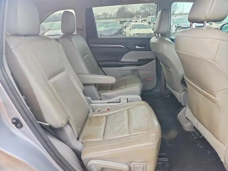 2016 TOYOTA HIGHLANDER LIMITED  