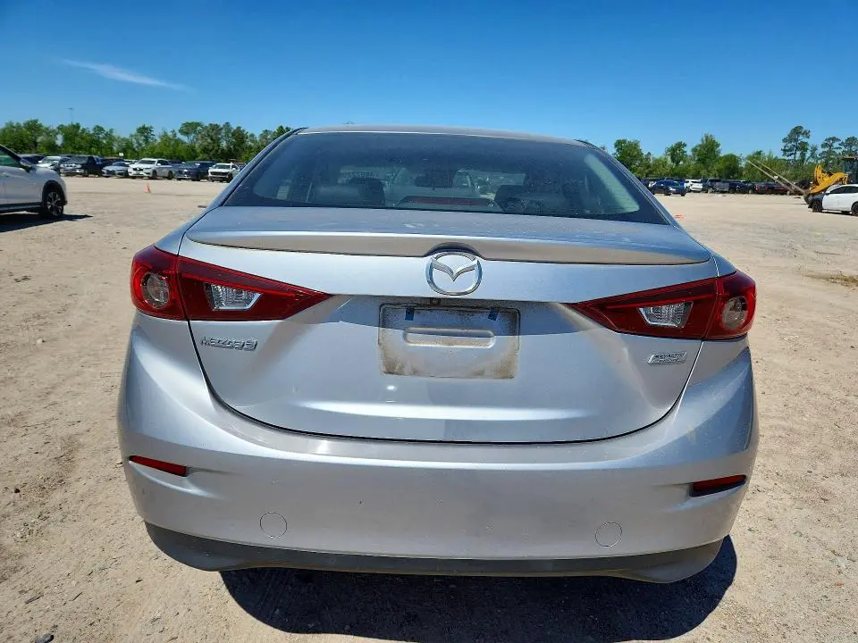 2018 MAZDA 3 TOURING  