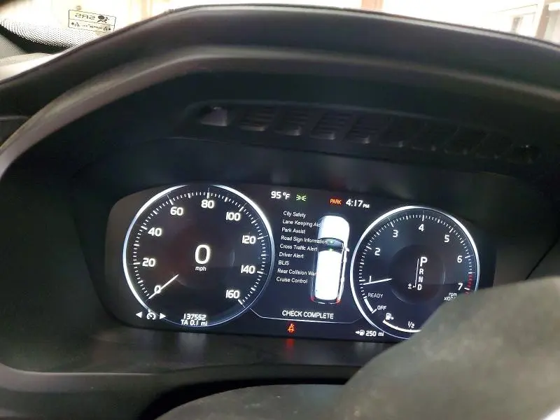 2017 VOLVO XC90 T6  