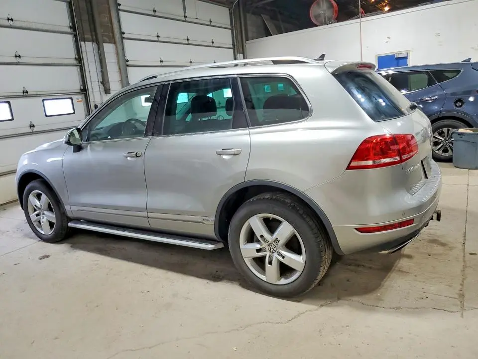 2011 VOLKSWAGEN TOUAREG HYBRID  