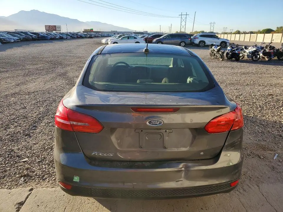 2018 FORD FOCUS SE  