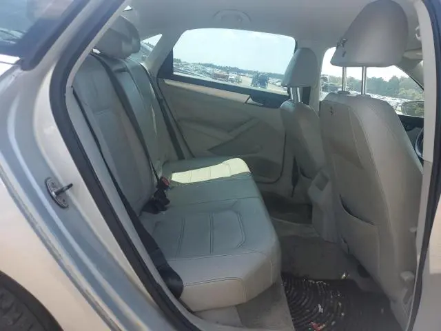 2012 VOLKSWAGEN PASSAT SE  