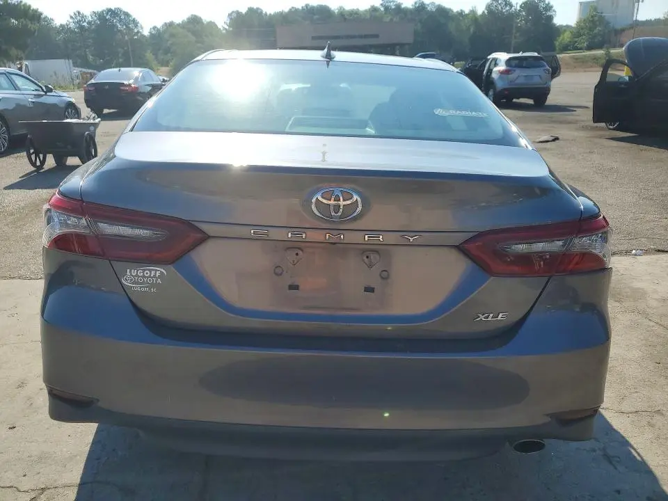 2022 TOYOTA CAMRY XLE  