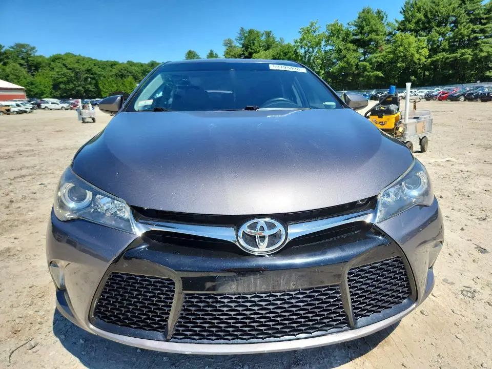 2017 TOYOTA CAMRY SE  