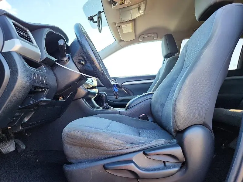 2014 TOYOTA HIGHLANDER LE  