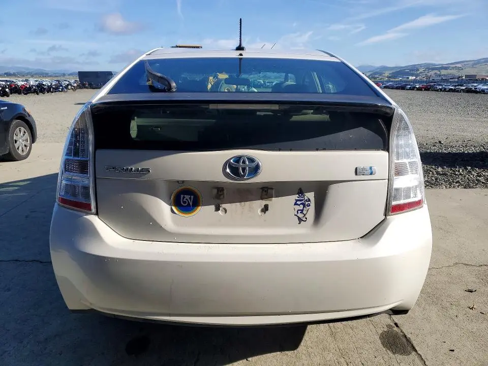 2010 TOYOTA PRIUS III  