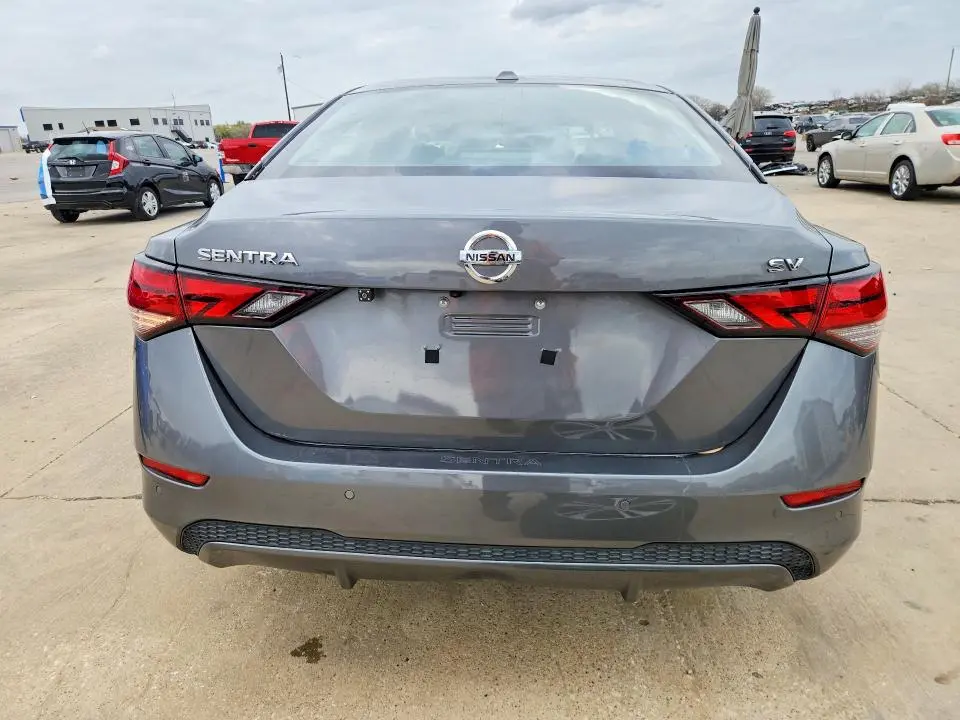 2022 NISSAN SENTRA SV  