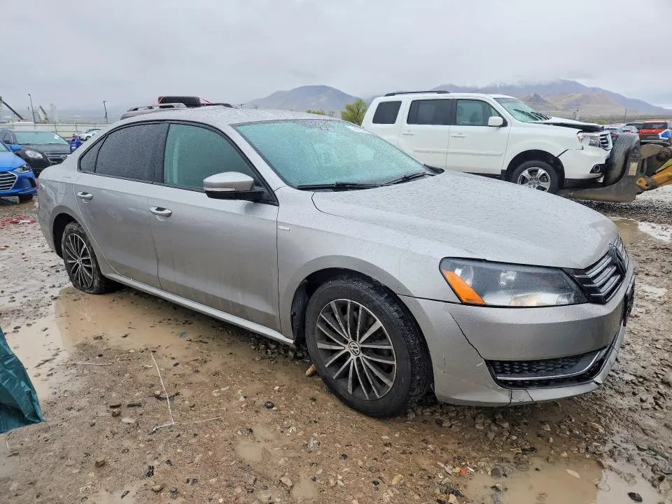 2014 VOLKSWAGEN PASSAT S  