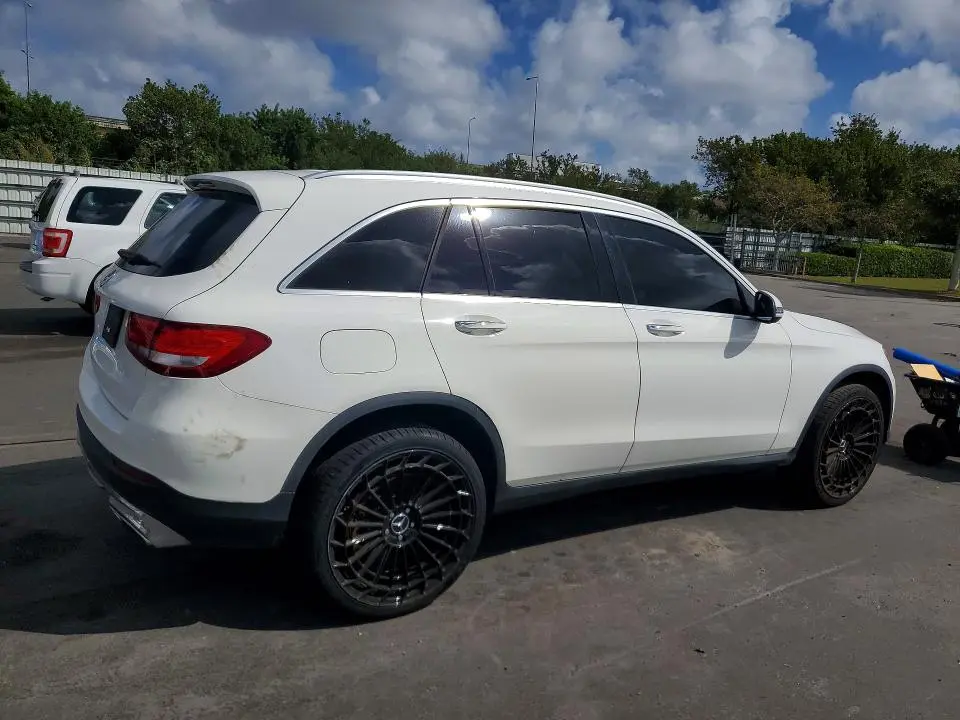 2018 MERCEDES-BENZ GLC 300  