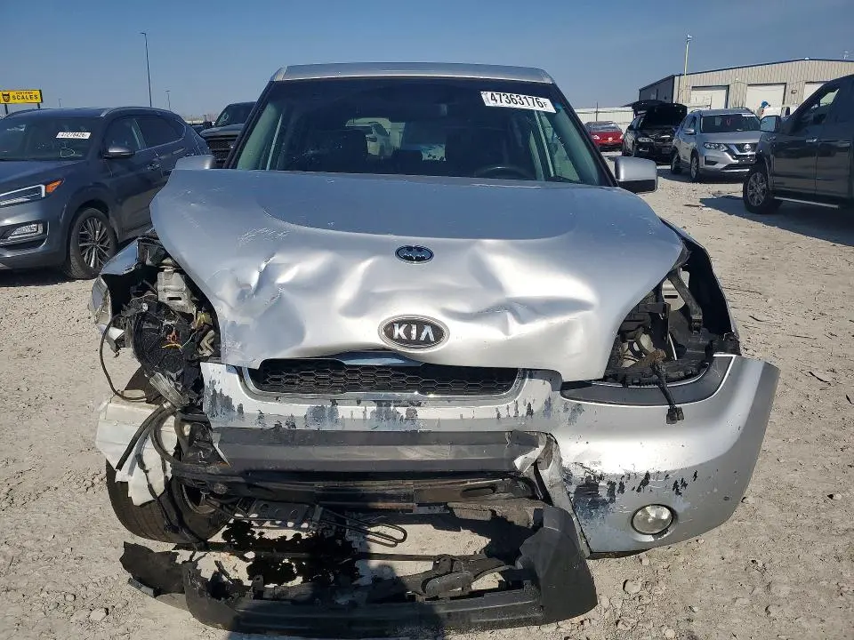 2011 KIA SOUL +  