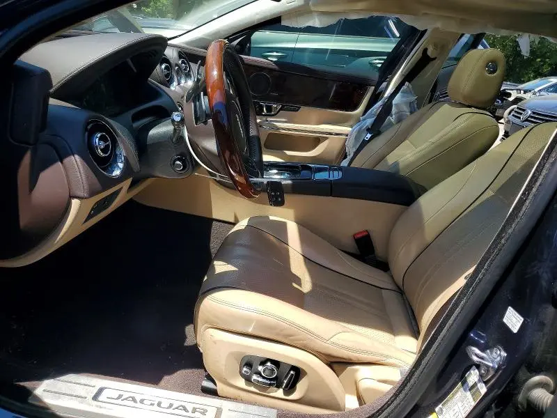 2017 JAGUAR XJ   