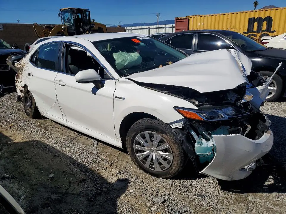 2020 TOYOTA CAMRY LE  