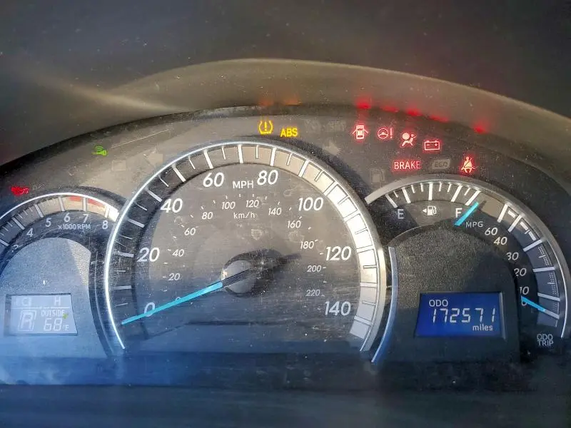 2012 TOYOTA CAMRY SE  