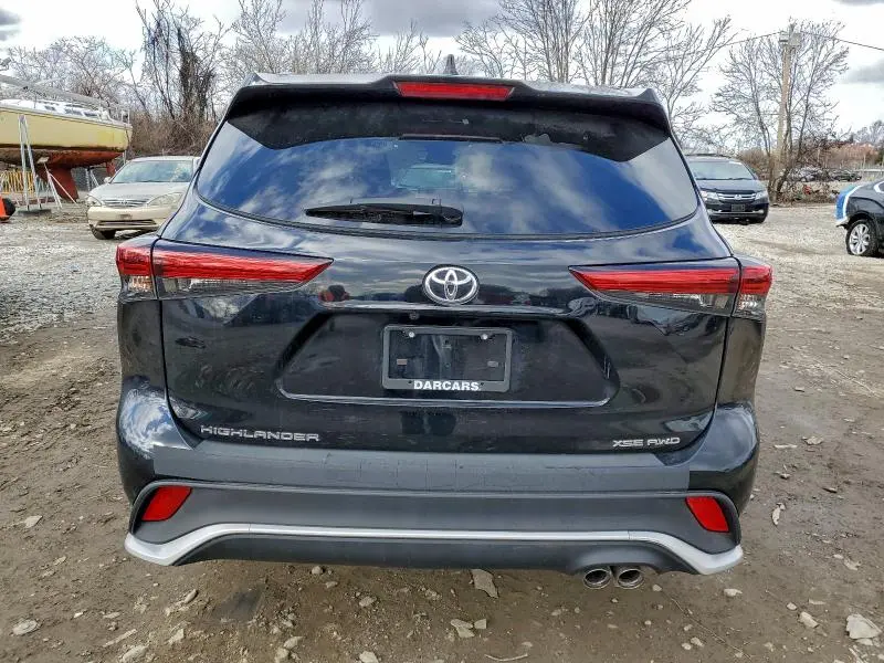 2022 TOYOTA HIGHLANDER XSE  