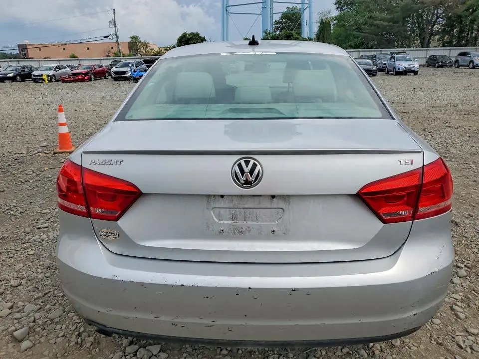 2015 VOLKSWAGEN PASSAT S  