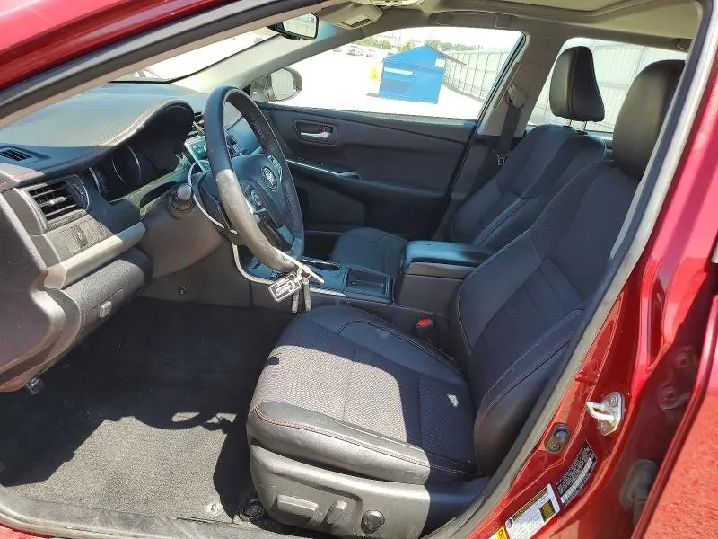 2017 TOYOTA CAMRY SE  