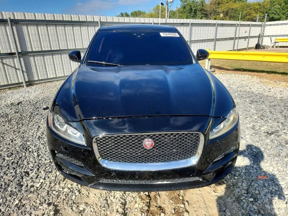 2019 JAGUAR F-PACE PRESTIGE  