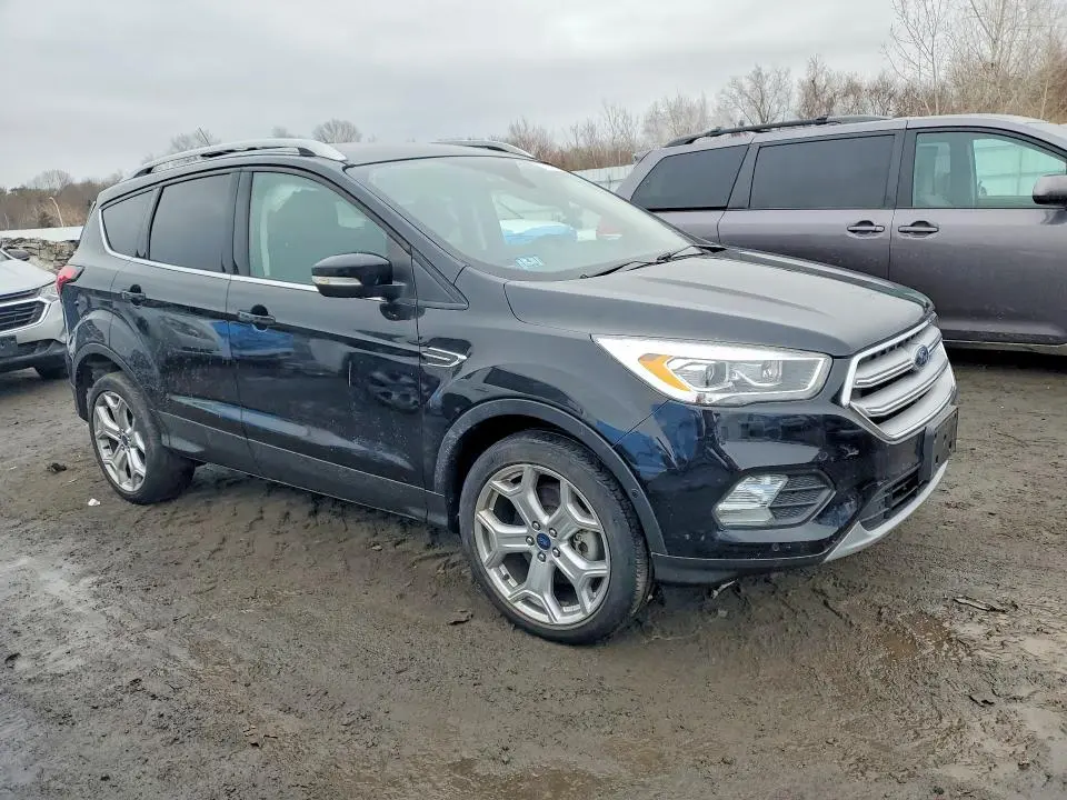 2019 FORD ESCAPE TITANIUM  