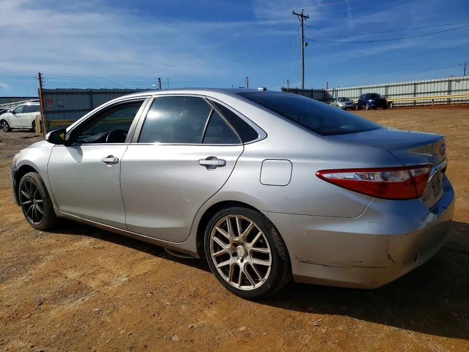 2015 TOYOTA CAMRY LE  