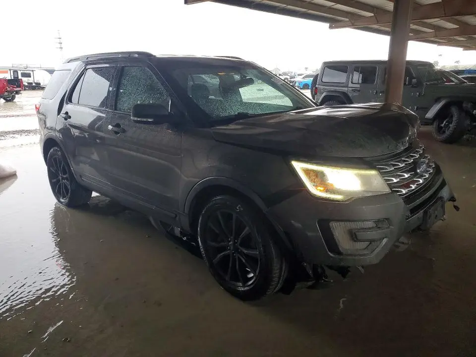 2017 FORD EXPLORER XLT  