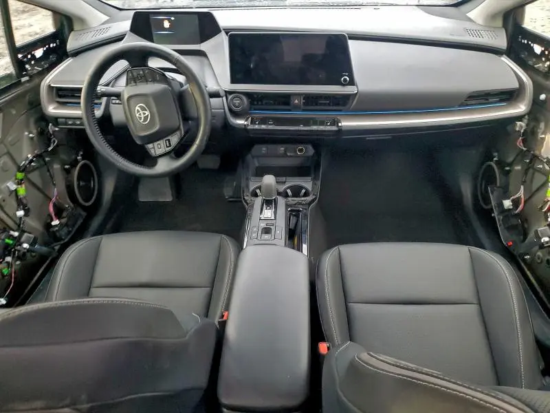 2025 TOYOTA PRIUS LE  