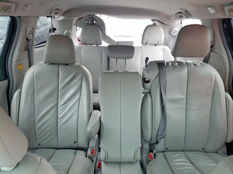 2011 TOYOTA SIENNA XLE 8-PASSENGER  