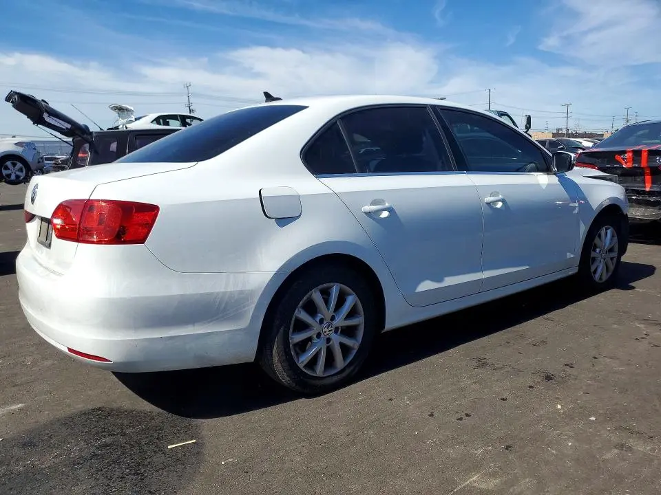 2014 VOLKSWAGEN JETTA SE  