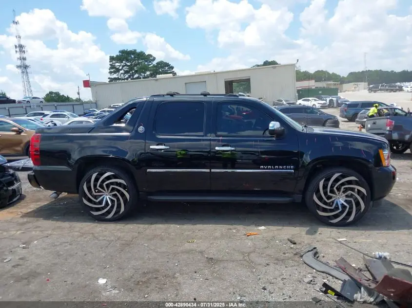 2013 CHEVROLET AVALANCHE LTZ