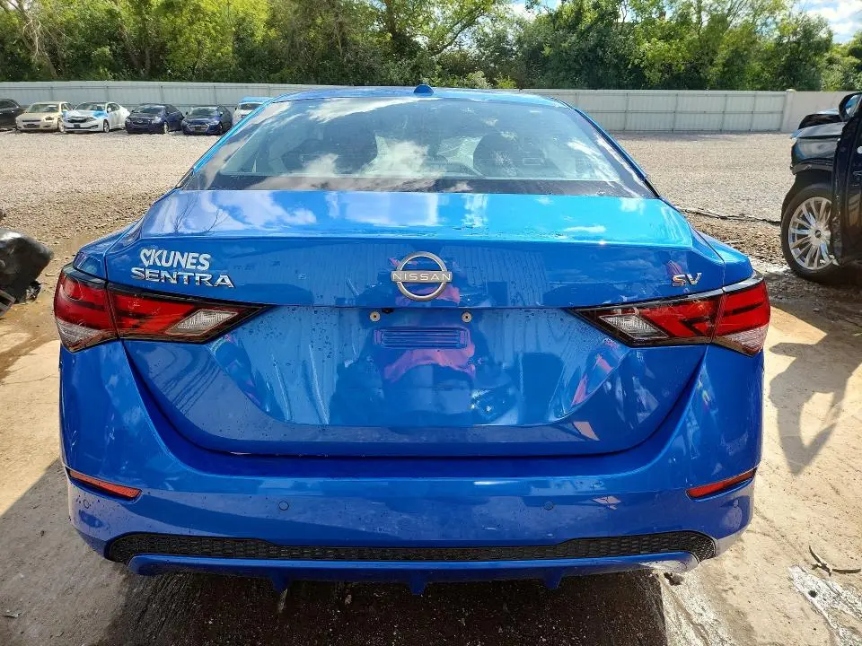 2024 NISSAN SENTRA SV  