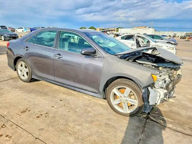 2014 TOYOTA CAMRY SE  