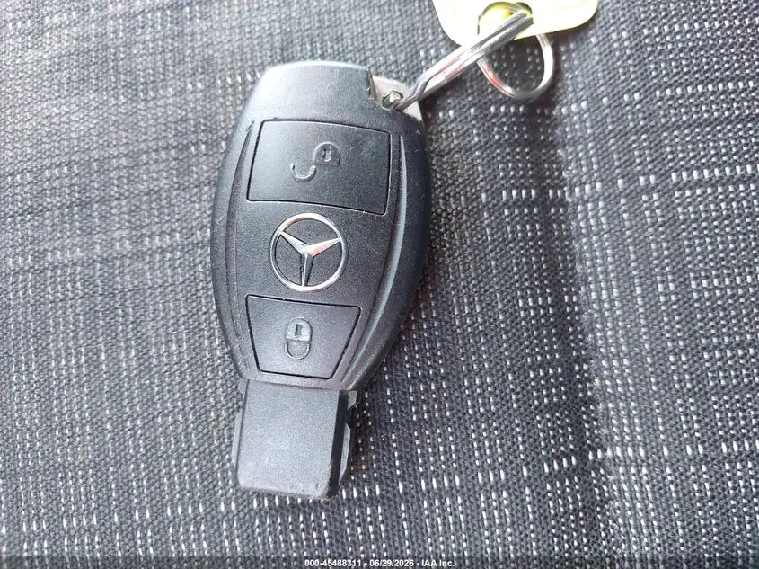 2019 MERCEDES-BENZ METRIS  