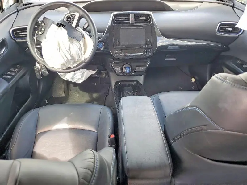 2017 TOYOTA PRIUS THREE TOURING  