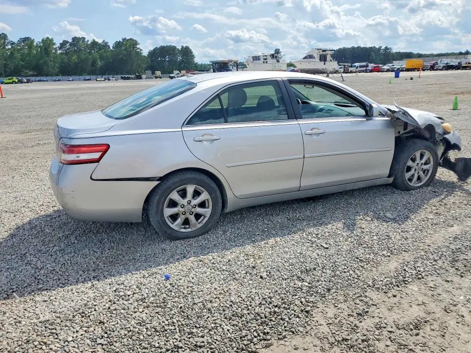 2011 TOYOTA CAMRY LE  
