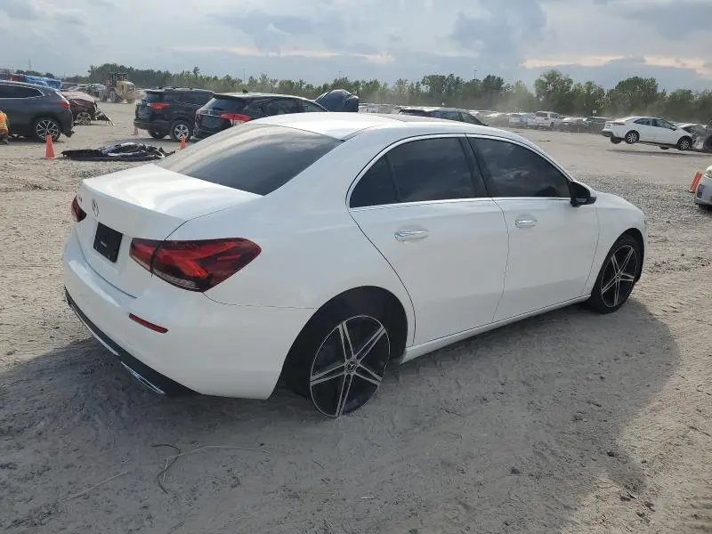 2021 MERCEDES-BENZ A 220  