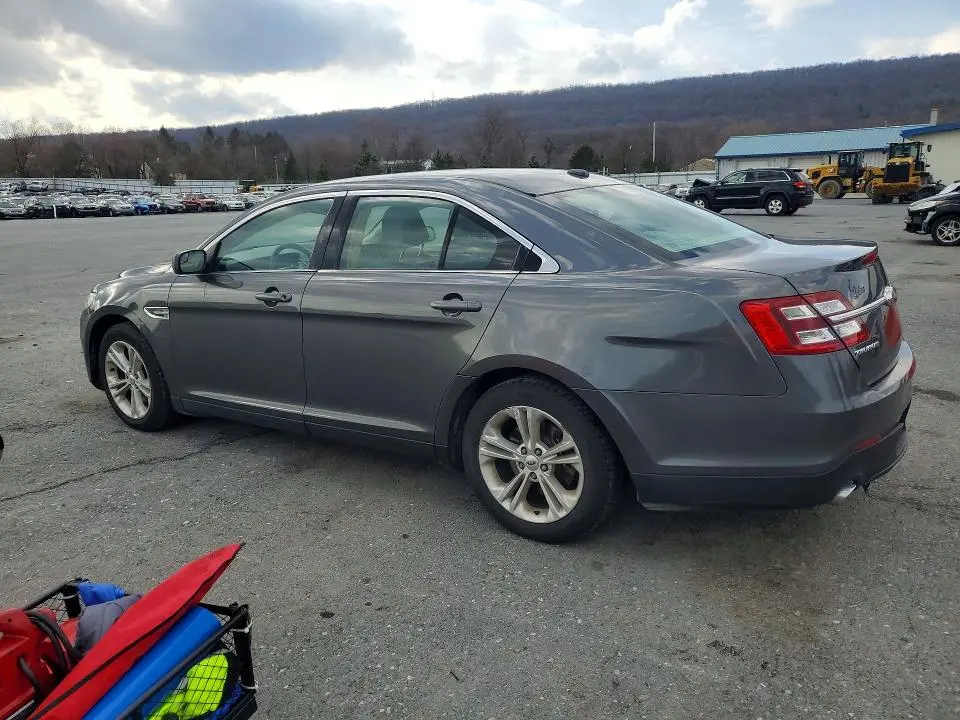 2015 FORD TAURUS SE  