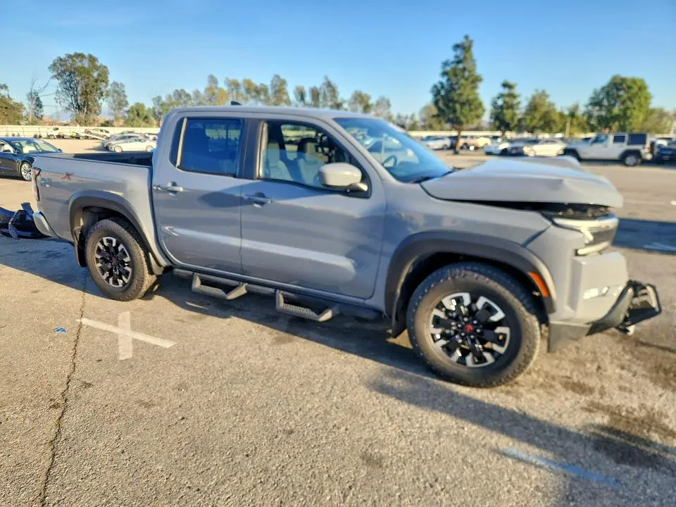 2022 NISSAN FRONTIER S  