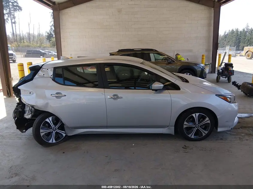 2021 NISSAN LEAF SV 40 KWH