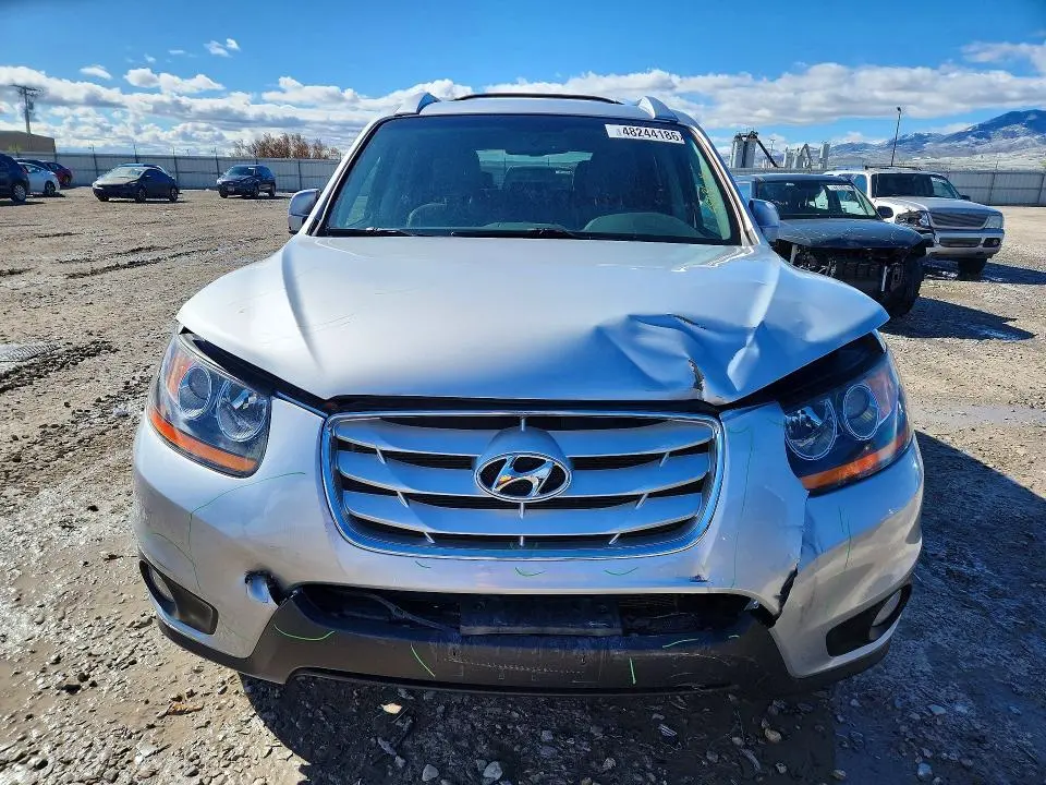 2011 HYUNDAI SANTA FE SE  