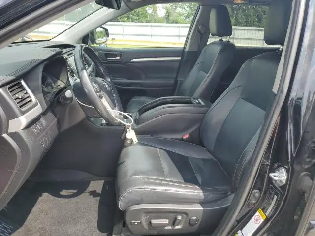 2019 TOYOTA HIGHLANDER SE  