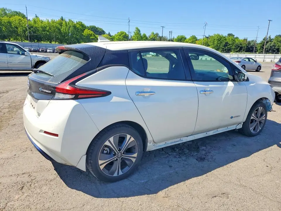 2019 NISSAN LEAF SV PLUS  