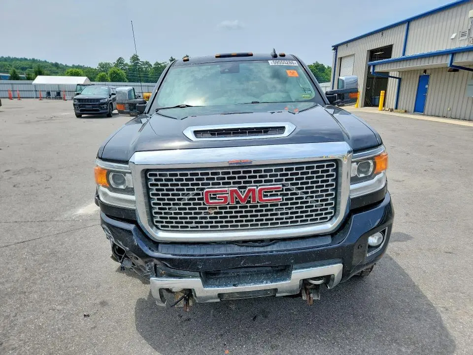 2017 GMC SIERRA K2500 DENALI  