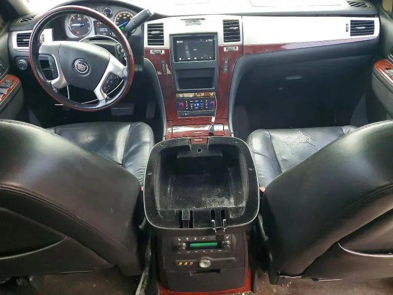 2011 CADILLAC ESCALADE ESV LUXURY  