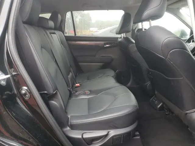 2022 TOYOTA HIGHLANDER LIMITED  