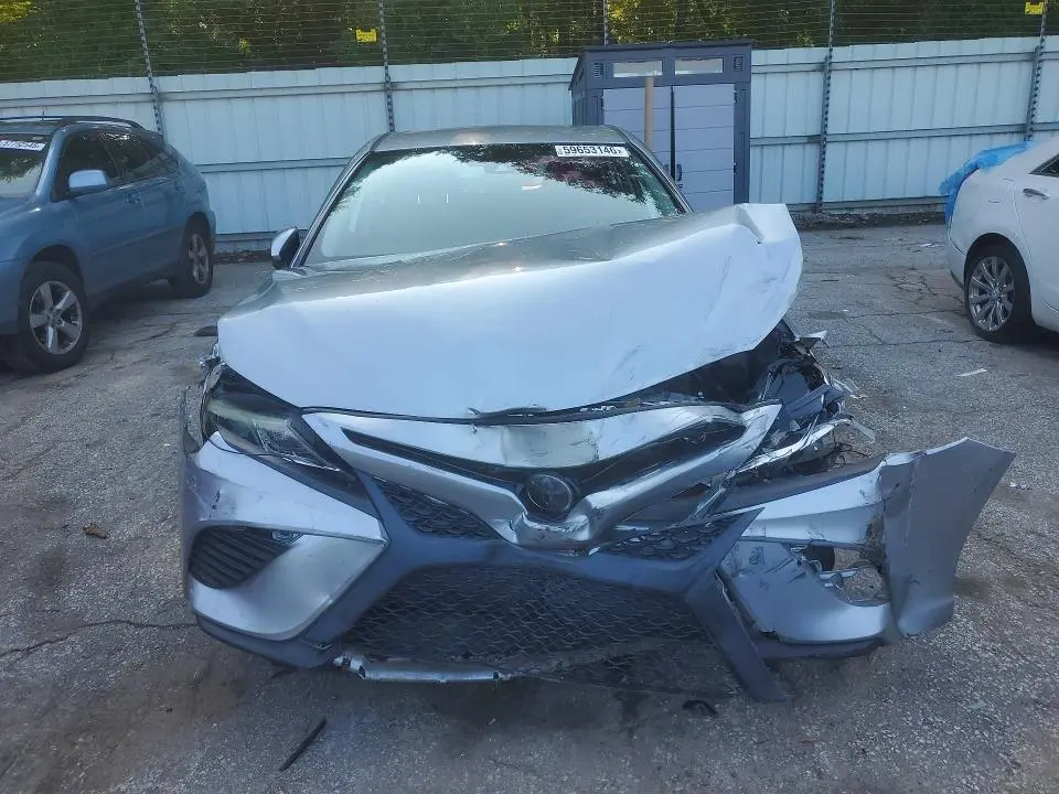 2019 TOYOTA CAMRY SE  