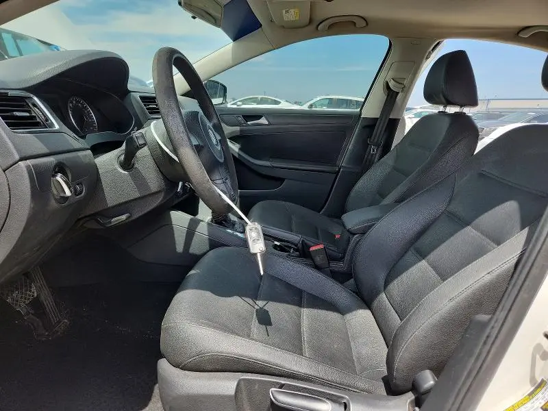 2012 VOLKSWAGEN JETTA SE  