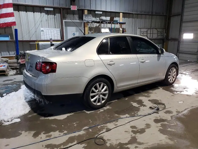 2010 VOLKSWAGEN JETTA SE  