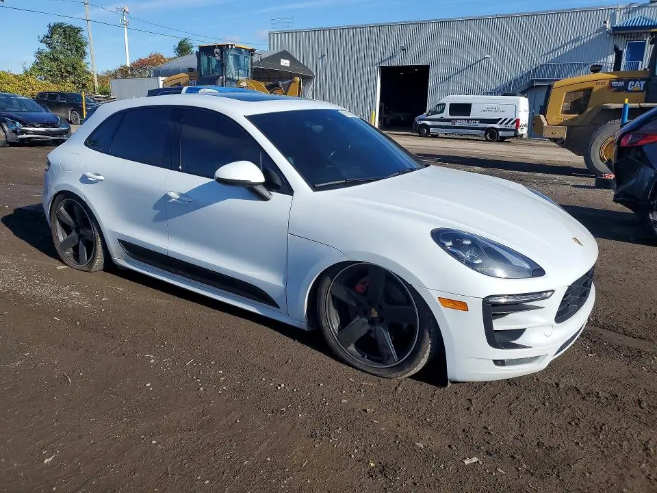 2018 PORSCHE MACAN GTS  