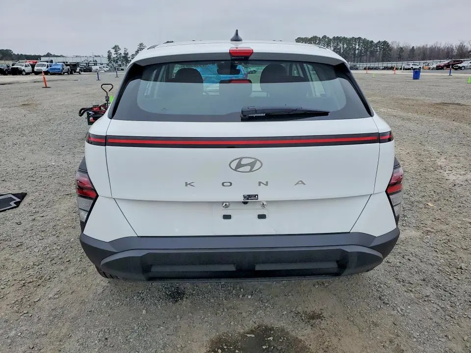 2026 HYUNDAI KONA SE  