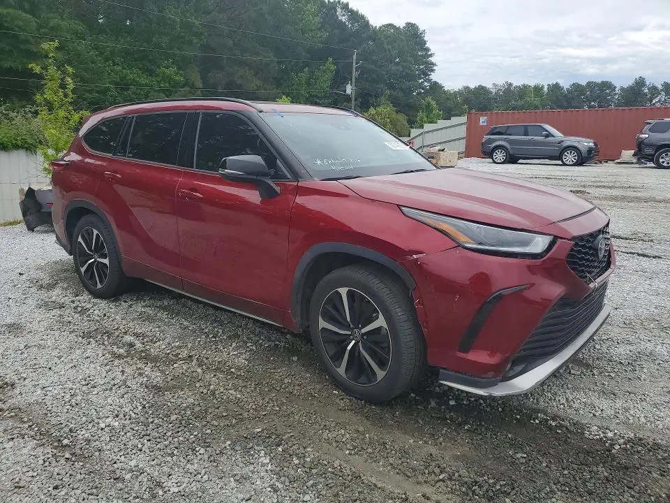 2022 TOYOTA HIGHLANDER XSE  